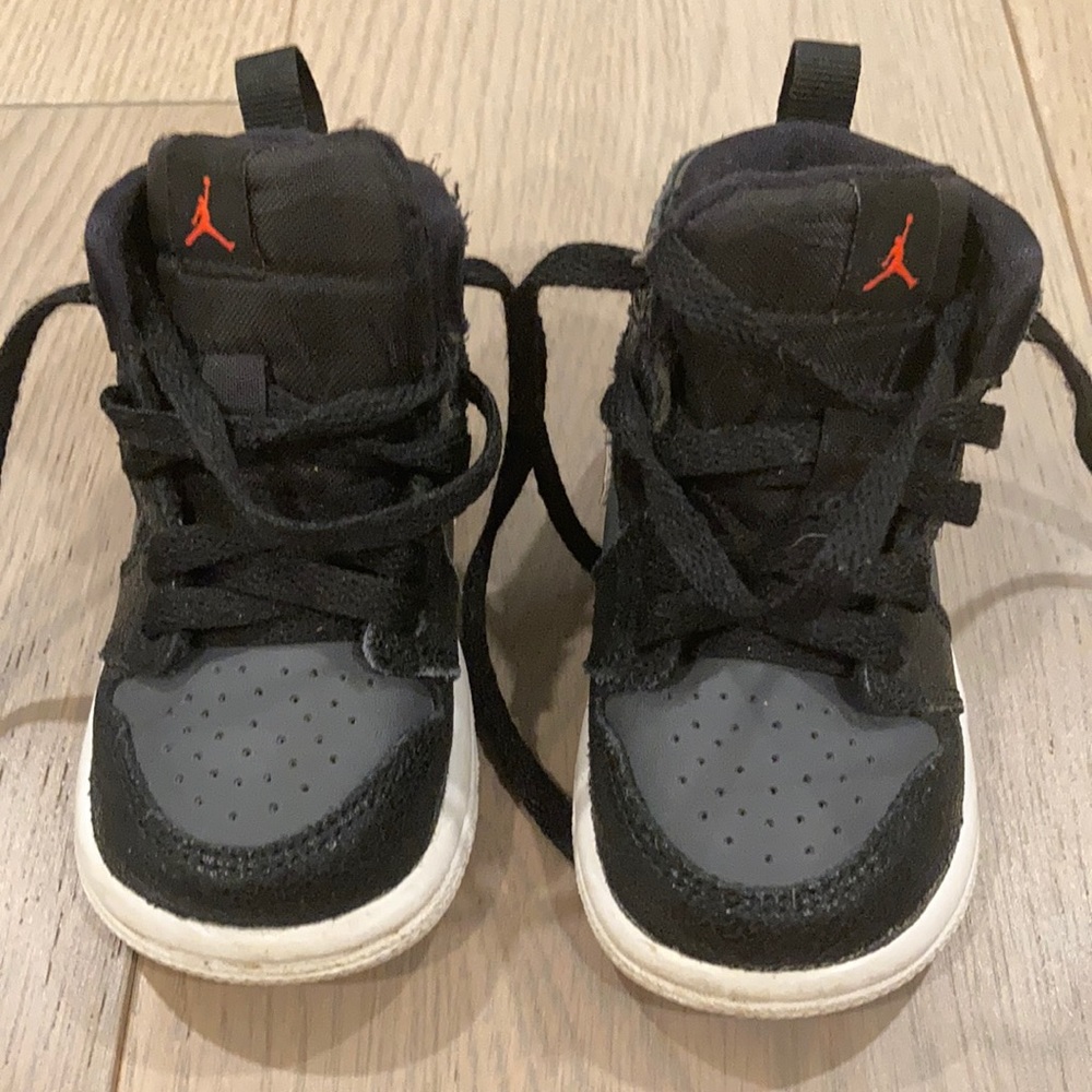 Toddler 4c Nike air jordans